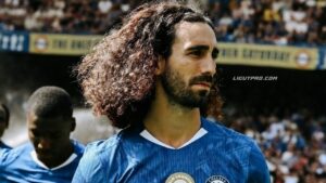 Ditarik Keluar di Awal Laga Chelsea vs Aston Villa, Seberapa Parah Cedera Marc Cucurella?