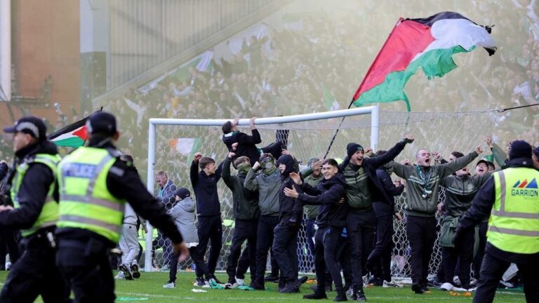 Derby Old Firm Berujung Chaos: Suporter Rangers dan Celtic Serbu Lapangan Usai Drama Adu Penalti